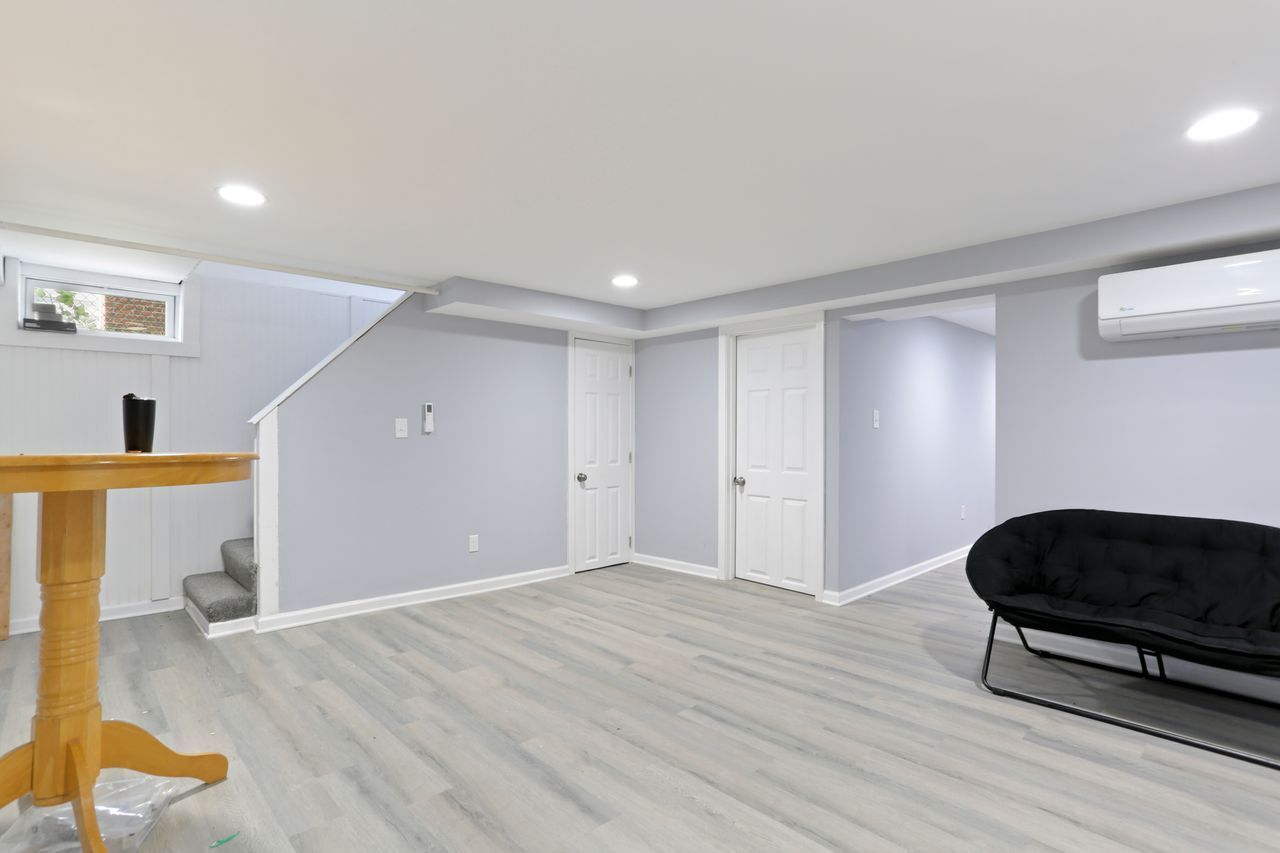 932 Thorme Street Bridgeport, CT 06606 - Photo 20 of 24