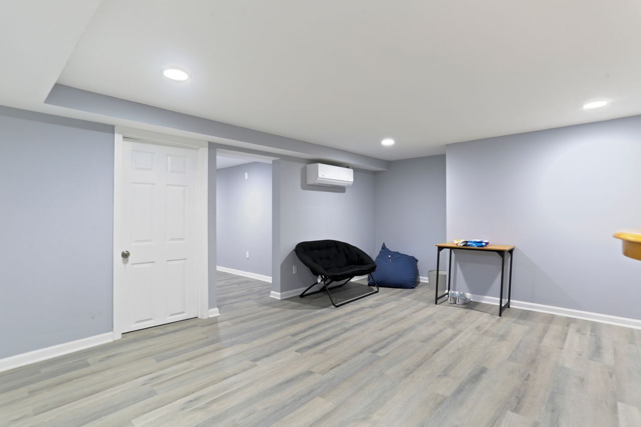 932 Thorme Street Bridgeport, CT 06606 - Photo 21 of 24