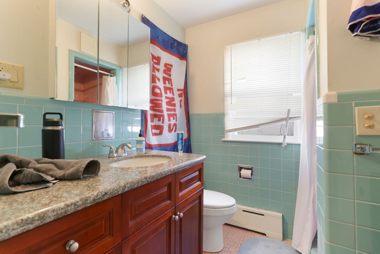 932 Thorme Street Bridgeport, CT 06606 - Photo 24 of 24