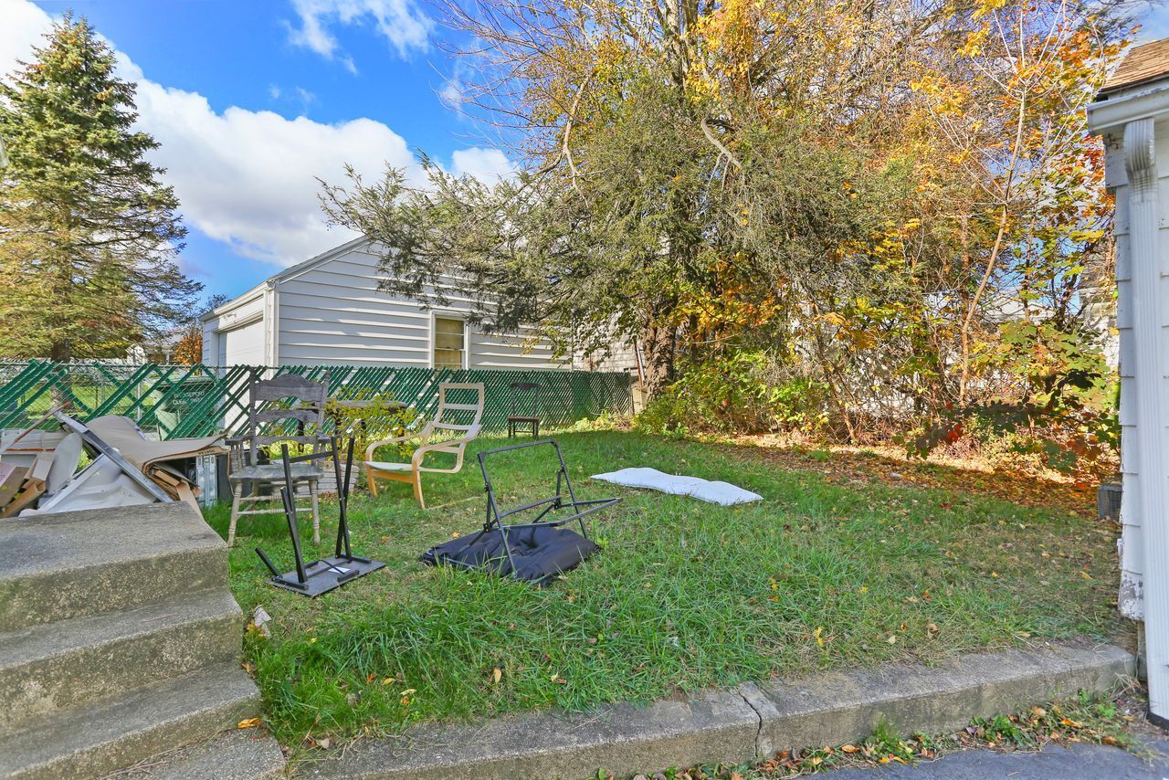 932 Thorme Street Bridgeport, CT 06606 - Photo 5 of 24