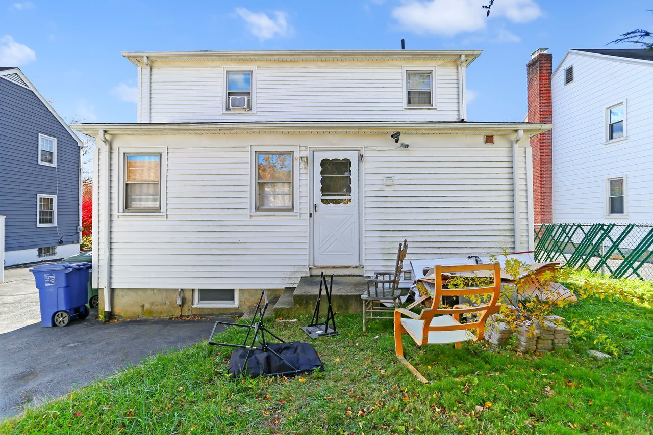 932 Thorme Street Bridgeport, CT 06606 - Photo 6 of 24