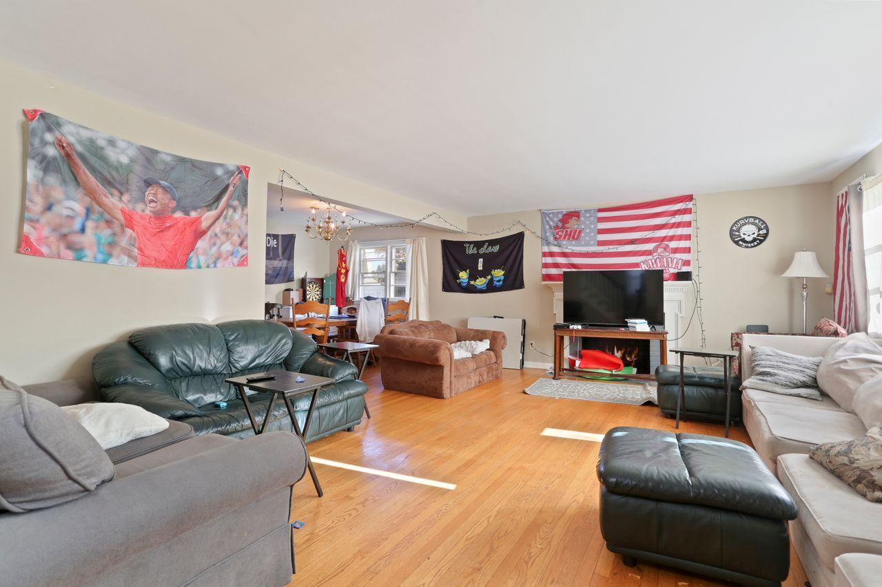 932 Thorme Street Bridgeport, CT 06606 - Photo 7 of 24