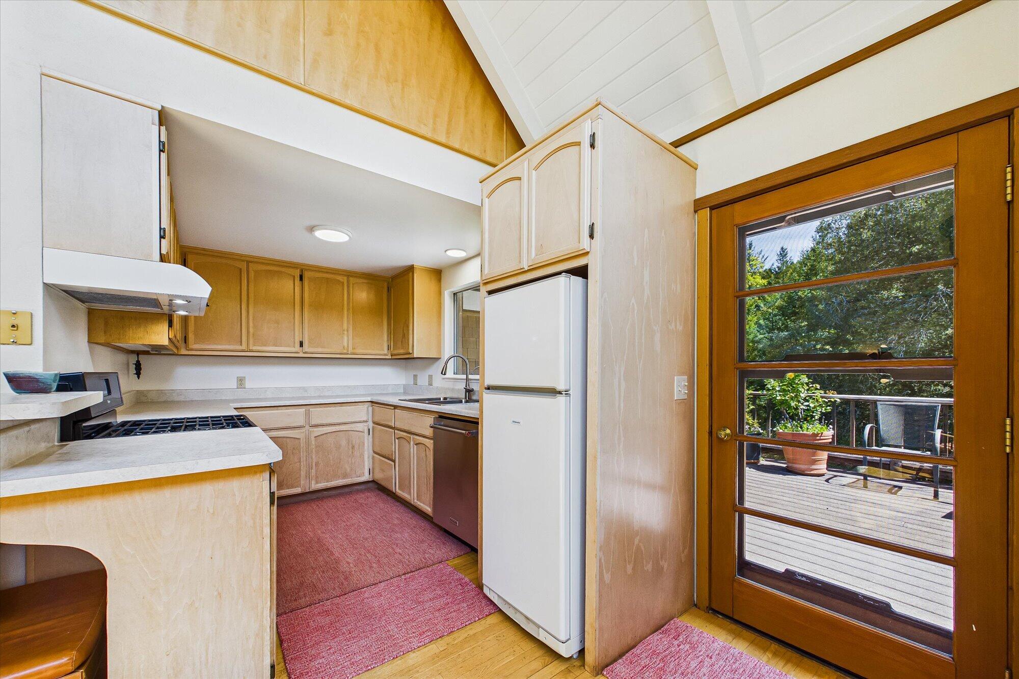 303 Hungry Gulch Road Whitethorn, CA 95589 - Photo 25 of 58
