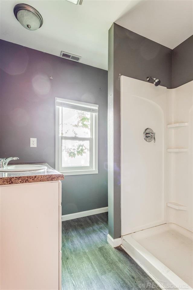 7326 Shoreward Road Lexington, MI 48450 - Photo 25 of 29 Full Bath with Shower