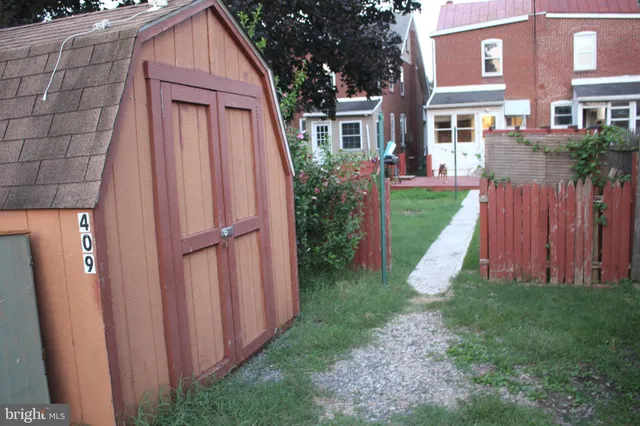 $215,000 | 409 North York Street, Pottstown, PA 19464