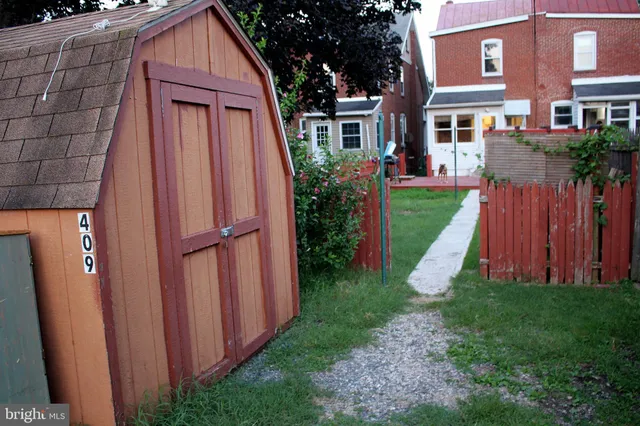 $215,000 | 409 North York Street, Pottstown, PA 19464