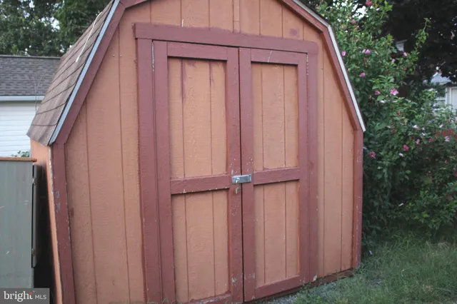 $215,000 | 409 North York Street, Pottstown, PA 19464