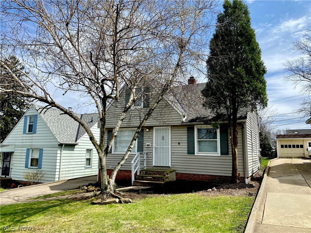 11606 Crofton Road Garfield Heights, OH 44125 - Photo 2 of 23