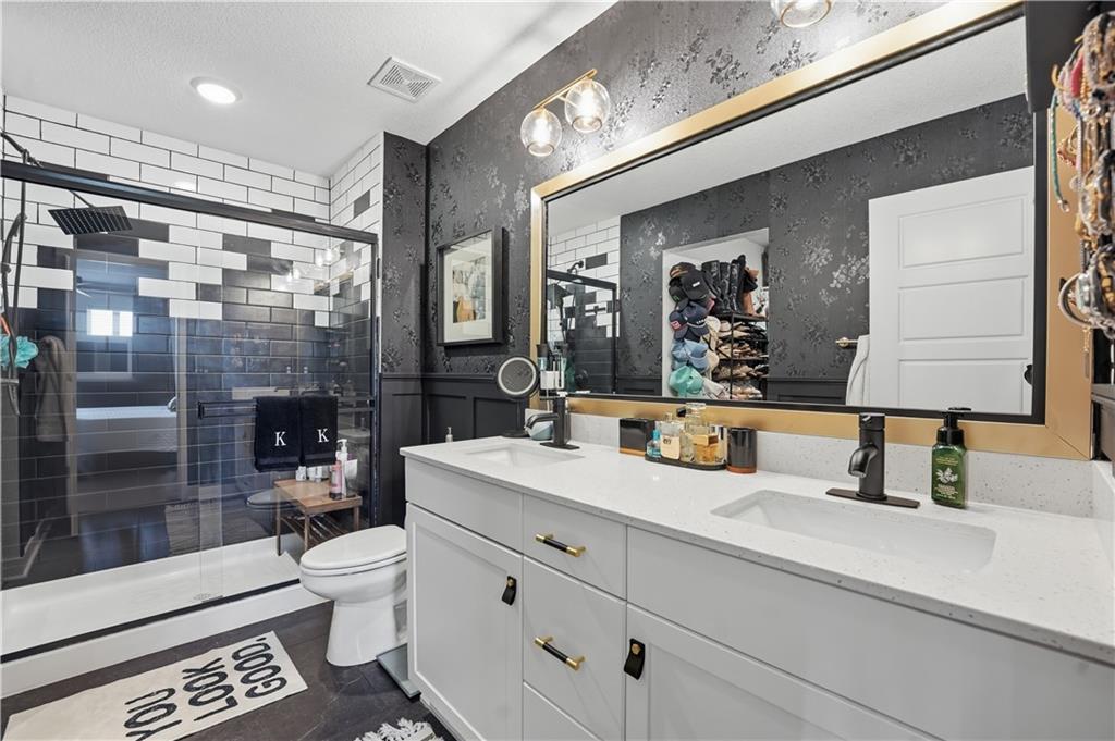 8809 Southwest 9th Terrace Blue Springs, MO 64064 - Photo 13 of 28