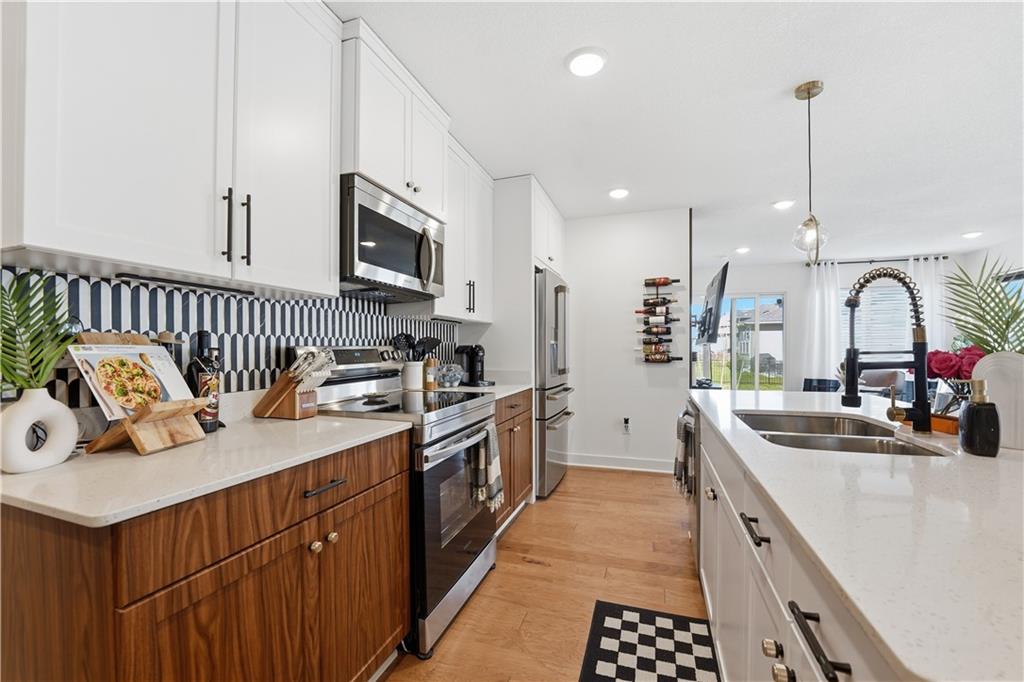 8809 Southwest 9th Terrace Blue Springs, MO 64064 - Photo 5 of 28