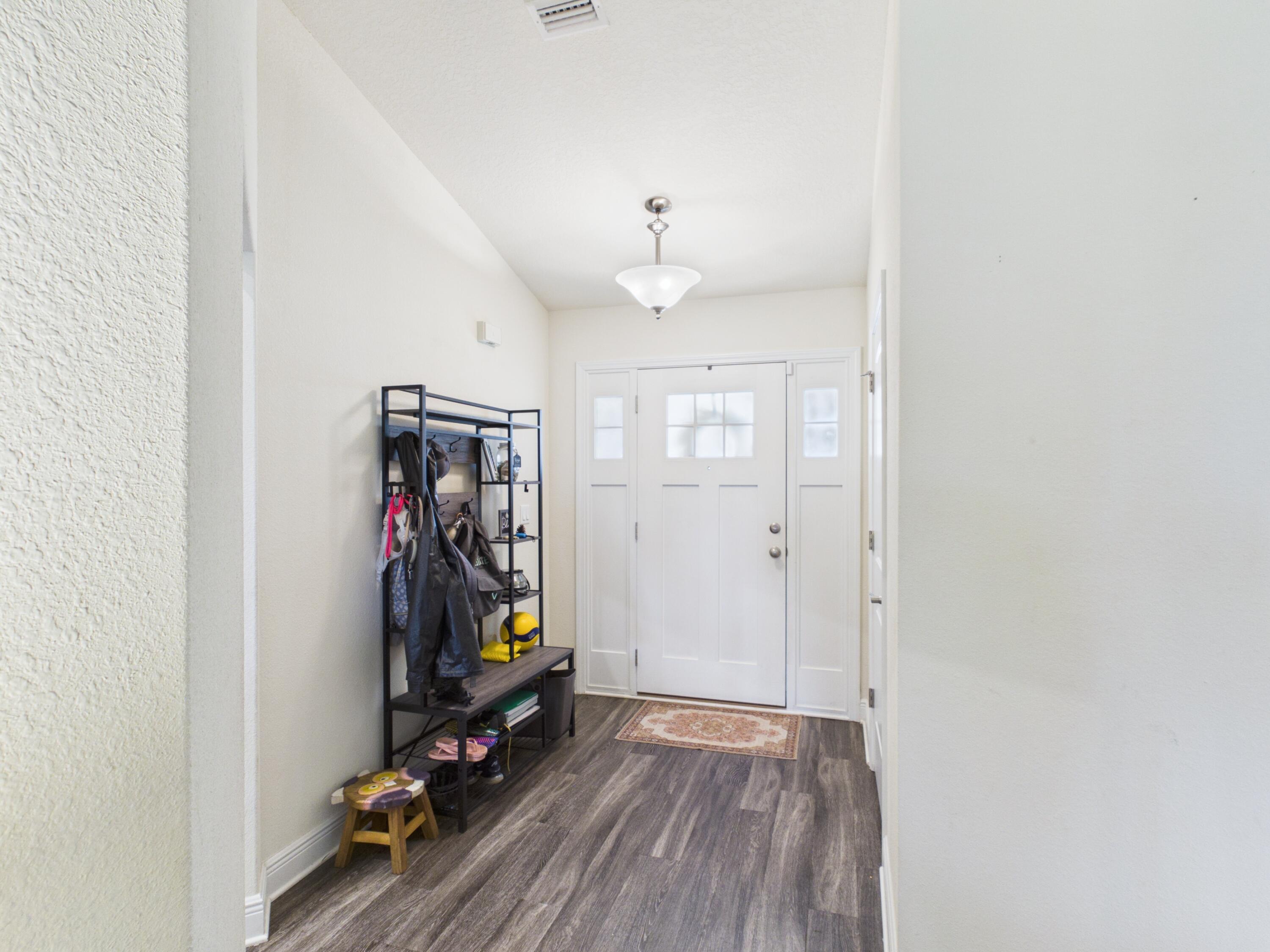 5768 Marigold Loop Crestview, FL 32539 - Photo 6 of 33 CAM06300G6-PR0038-STILL012