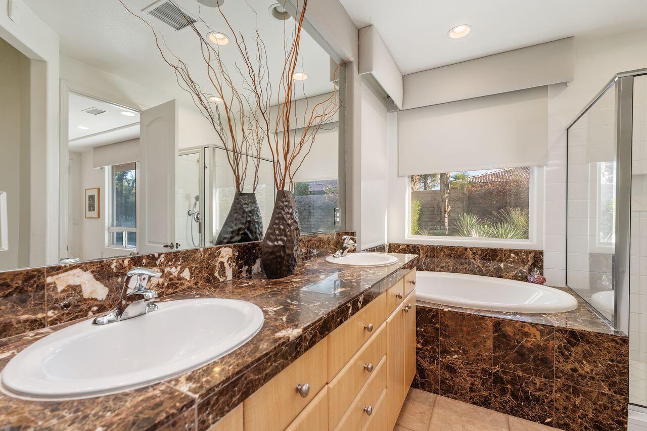 136 Via Solaro Rancho Mirage, CA 92270 - Photo 19 of 32 28_11705955_177820_177820-EI-128