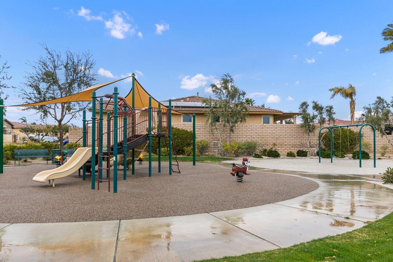 136 Via Solaro Rancho Mirage, CA 92270 - Photo 38 of 41 507_11704687_157717_157717-ei-_140_52902