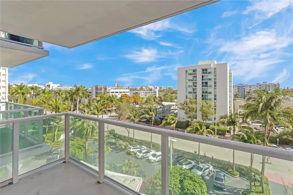 $2,700 | 1000 West Avenue, Unit 506, Miami Beach, FL 33139
