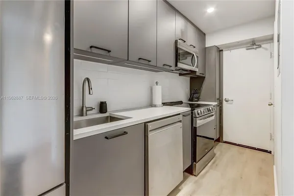 $2,700 | 1000 West Avenue, Unit 506, Miami Beach, FL 33139