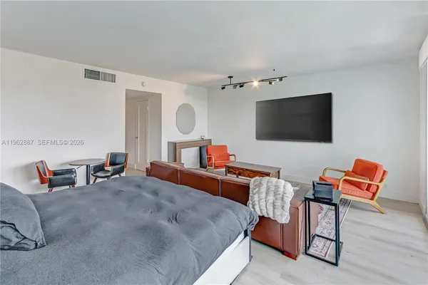 $2,700 | 1000 West Avenue, Unit 506, Miami Beach, FL 33139