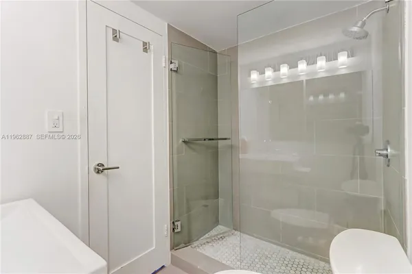 $2,700 | 1000 West Avenue, Unit 506, Miami Beach, FL 33139