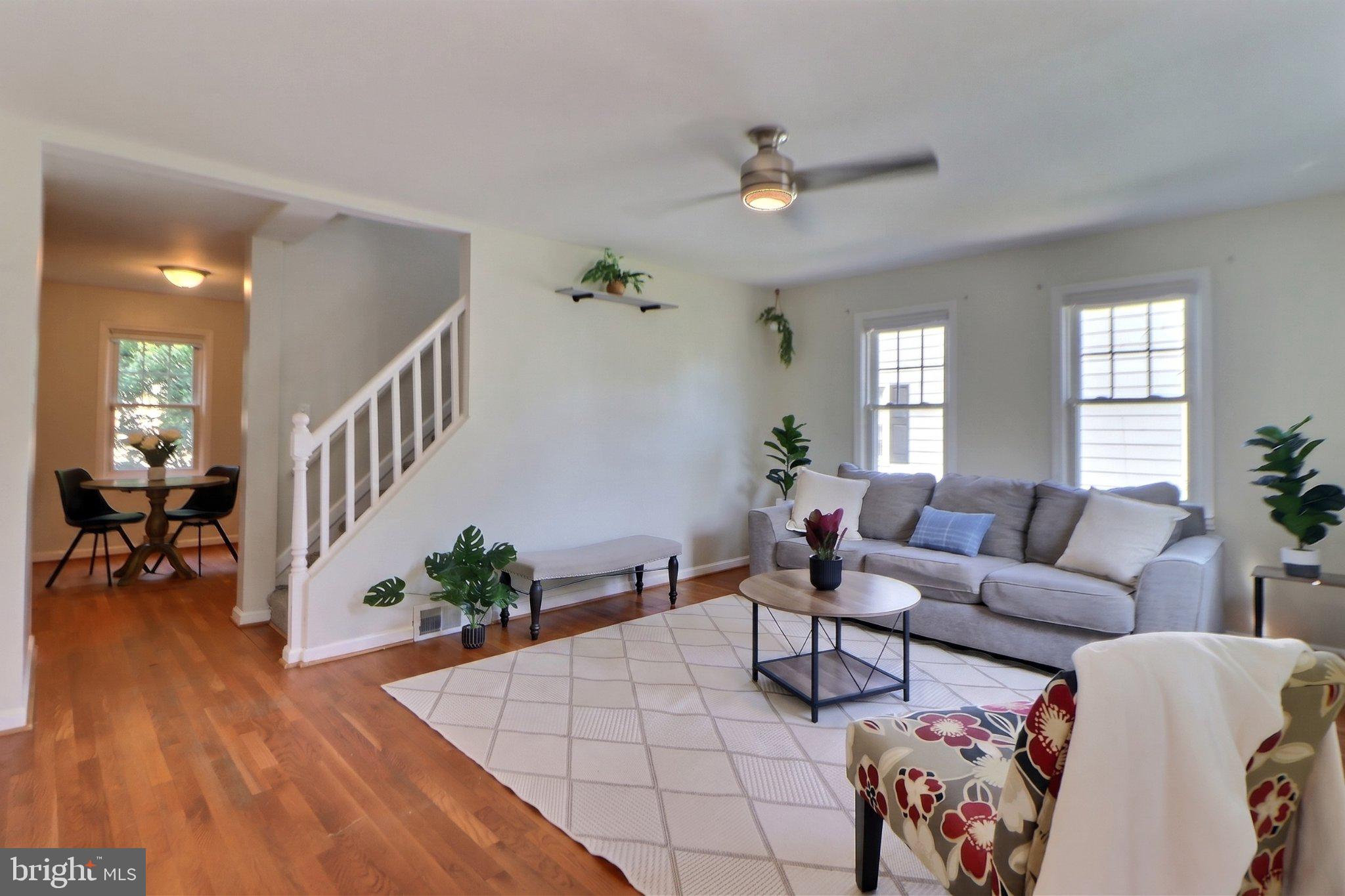 67 Walnut Street Woodbury, NJ 08096 - Photo 4 of 23 Bright and inviting living space.