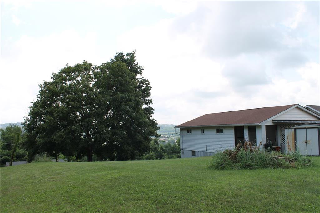 327 Reed Avenue Houston, PA 15342 - Photo 8 of 9 Gallery Image 8