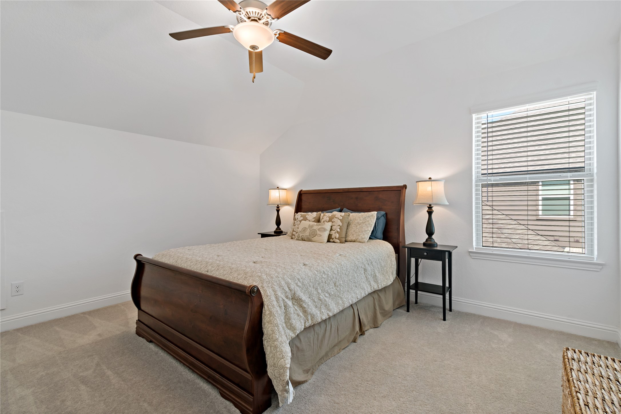 13803 Sturcombe Gln Trail Rosharon, TX 77583 - Photo 29 of 50 Bedroom 2