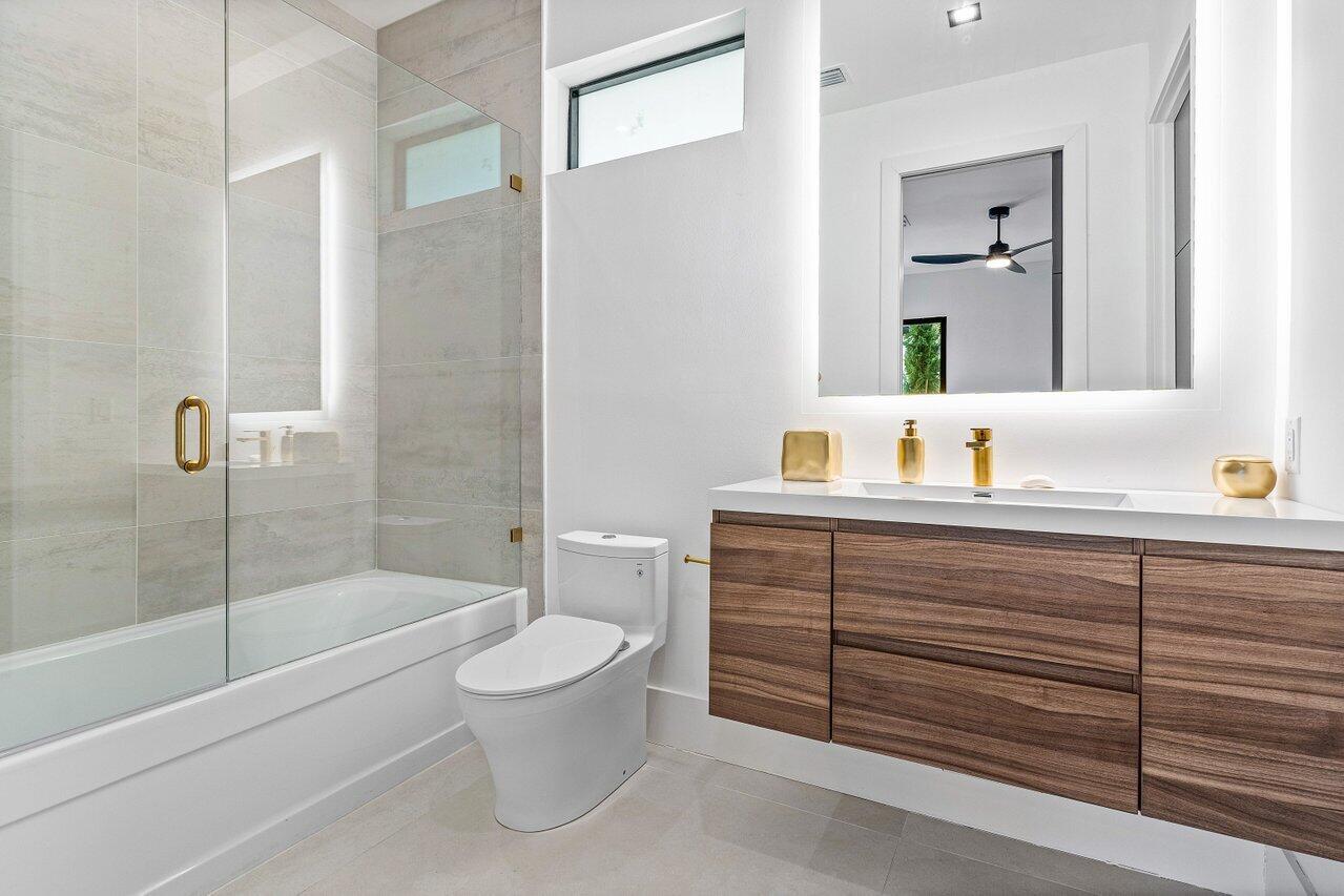 4825 Bocaire Boulevard Boca Raton, FL 33487 - Photo 25 of 52 026