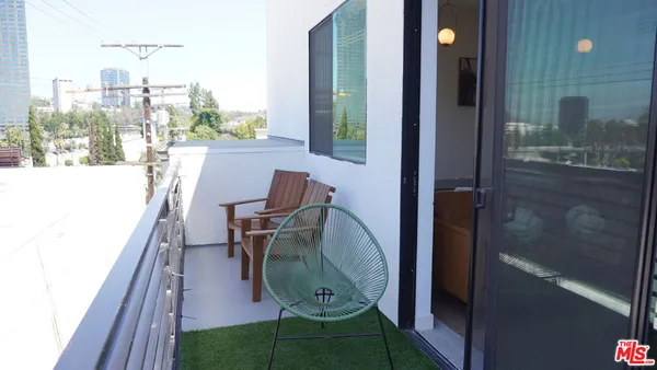 $3,850 | 10867 Fruitland Drive, Unit 504, Studio City, CA 91604