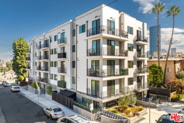 $3,995 | 10867 Fruitland Drive, Unit 504, Studio City, CA 91604