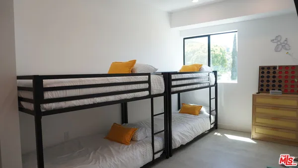 $3,850 | 10867 Fruitland Drive, Unit 504, Studio City, CA 91604