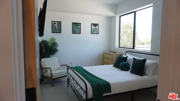 $3,850 | 10867 Fruitland Drive, Unit 504, Studio City, CA 91604