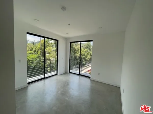 $3,995 | 10867 Fruitland Drive, Unit 504, Studio City, CA 91604