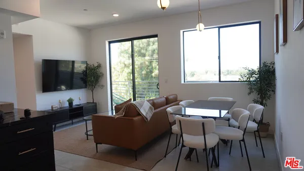 $3,850 | 10867 Fruitland Drive, Unit 504, Studio City, CA 91604