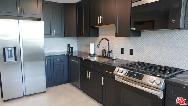 $3,850 | 10867 Fruitland Drive, Unit 504, Studio City, CA 91604