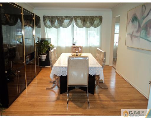 13 Wick Road East Brunswick, NJ 08816 - Photo 3 of 18 Gallery Image 3