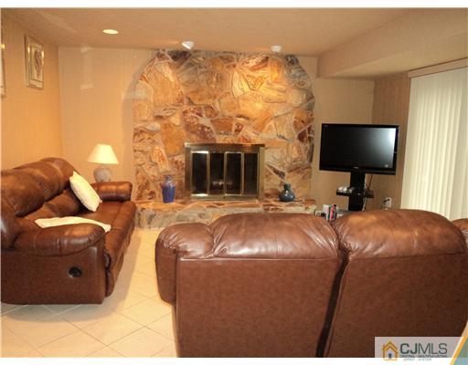 13 Wick Road East Brunswick, NJ 08816 - Photo 4 of 18 Gallery Image 4