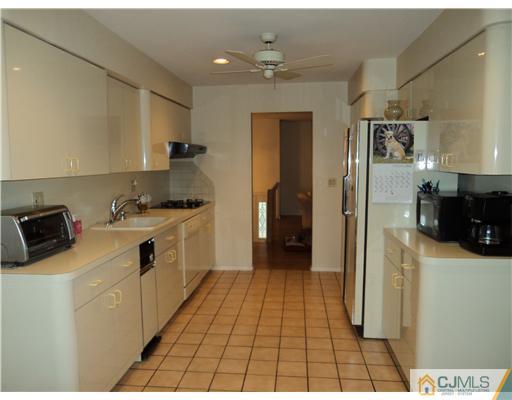 13 Wick Road East Brunswick, NJ 08816 - Photo 5 of 18 Gallery Image 5