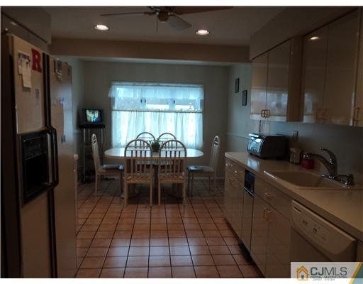 13 Wick Road East Brunswick, NJ 08816 - Photo 6 of 18 Gallery Image 6