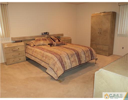 13 Wick Road East Brunswick, NJ 08816 - Photo 7 of 18 Gallery Image 7