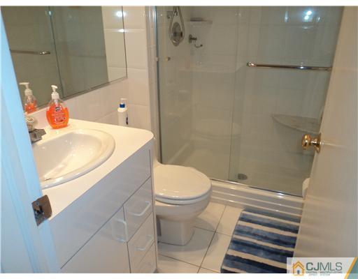 13 Wick Road East Brunswick, NJ 08816 - Photo 8 of 18 Gallery Image 8