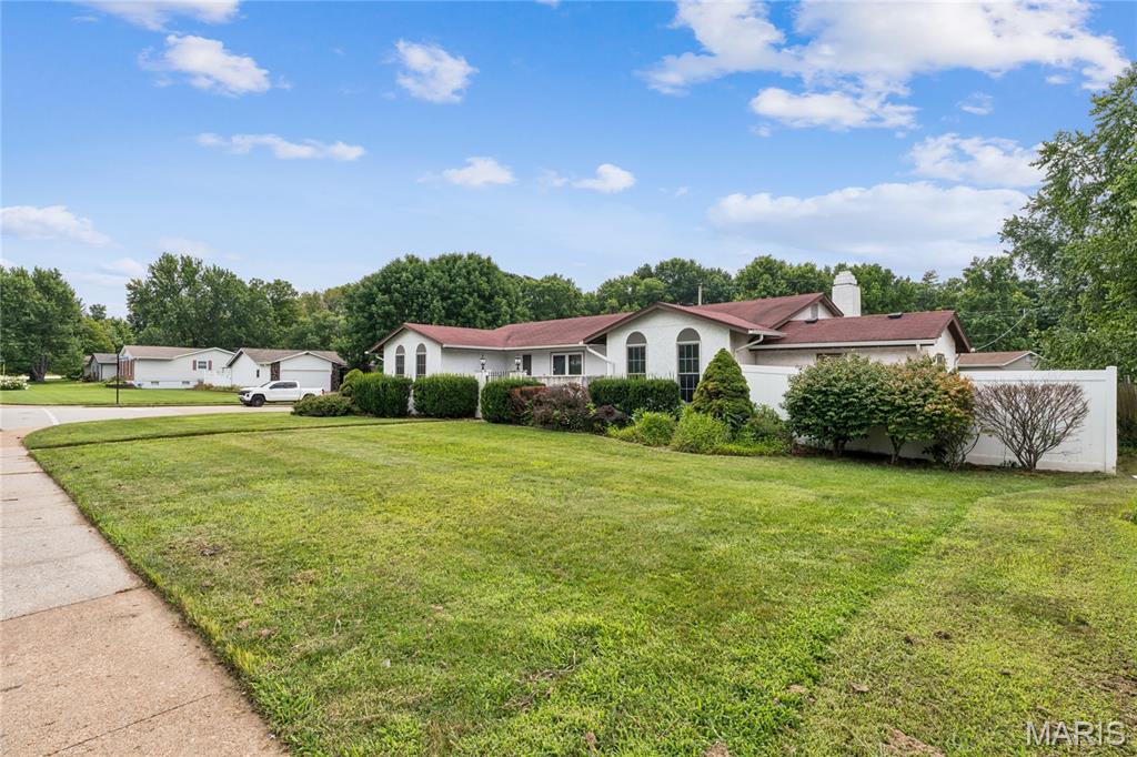2801 Droste Road St. Charles, MO 63301 - Photo 2 of 31