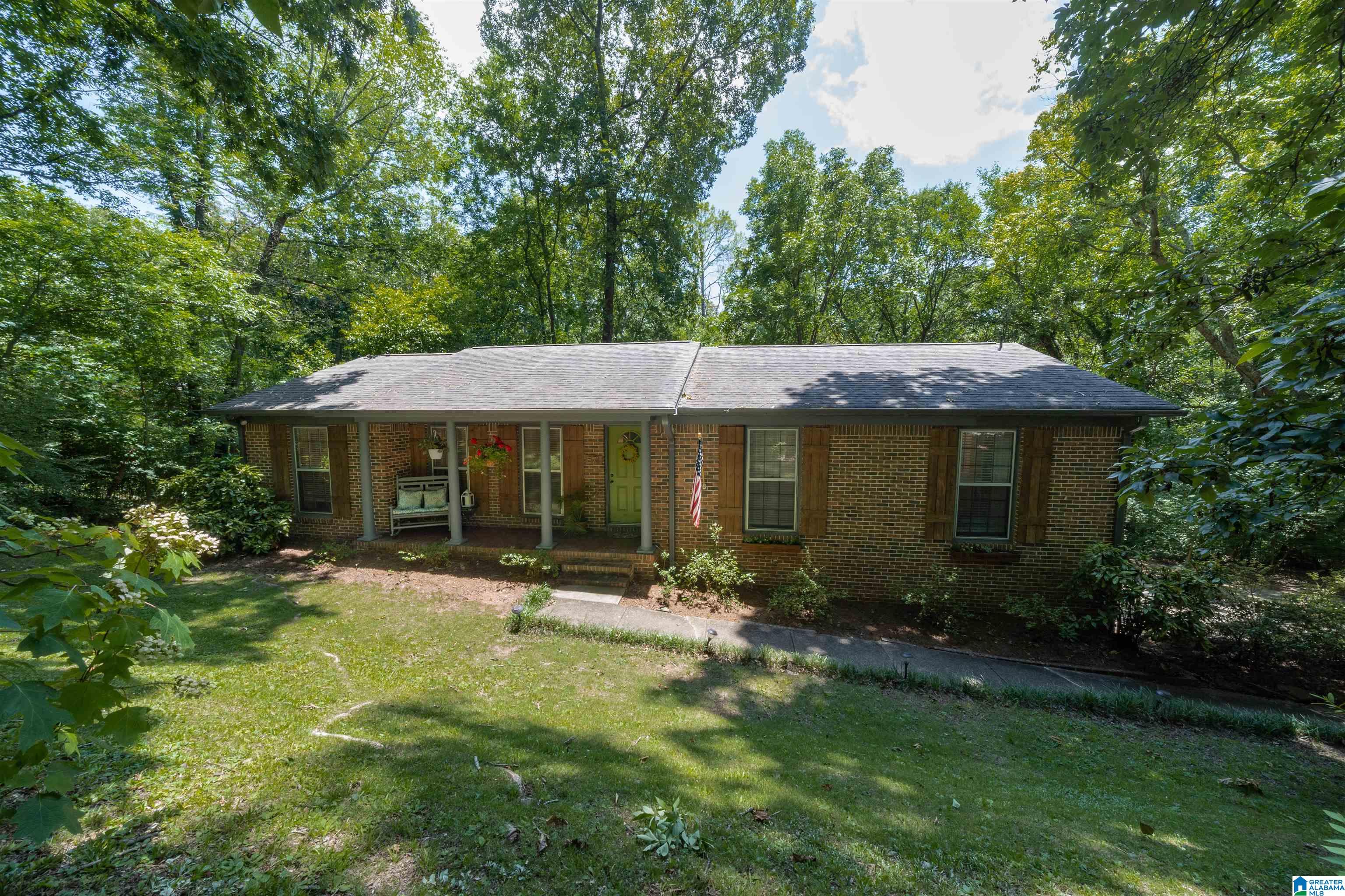 571 Rutherford Circle Birmingham, AL 35206 - Photo 3 of 42