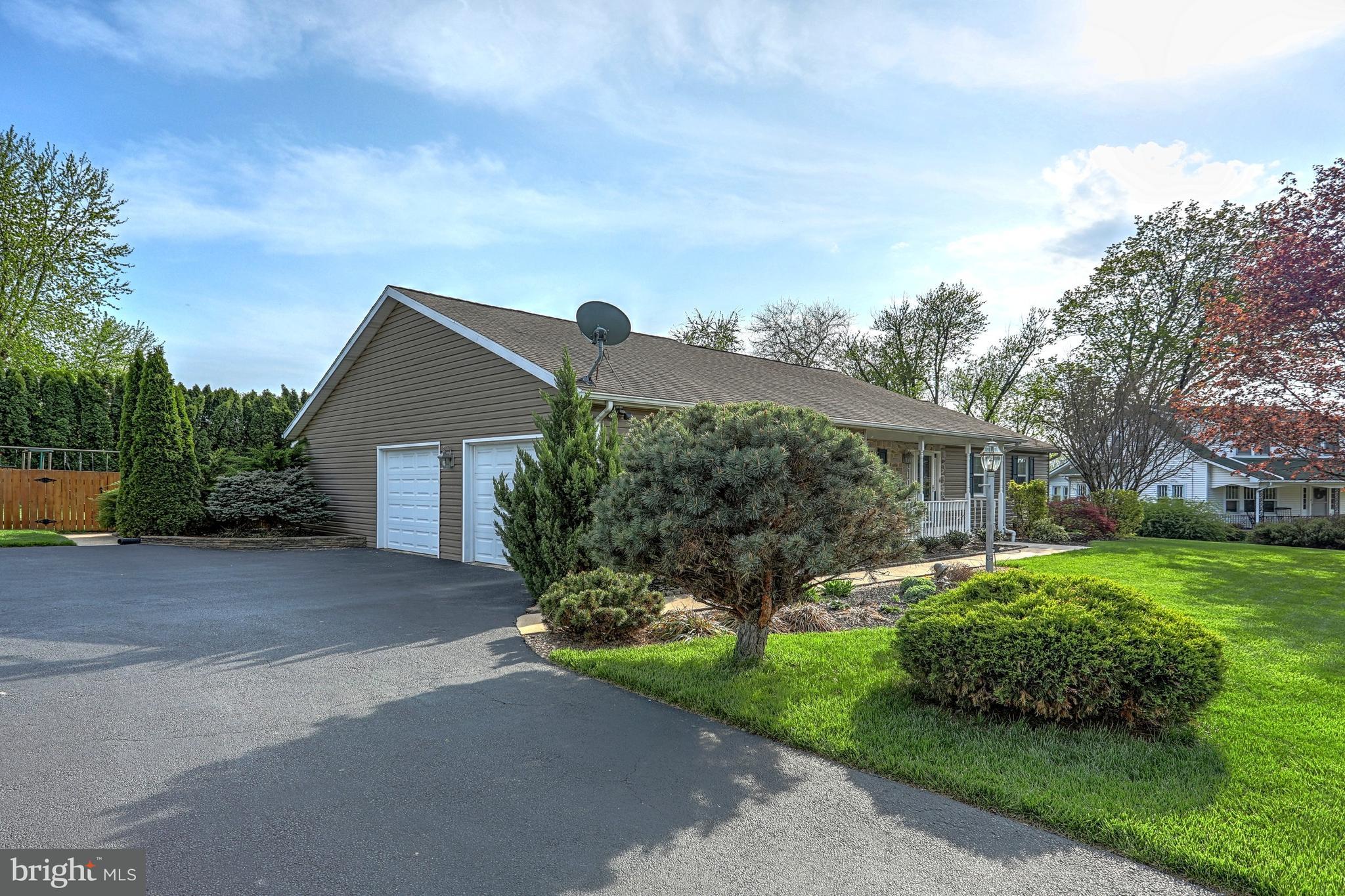 4008 Old Orchard Road York, PA 17402 - Photo 4 of 28 Gallery Image 4