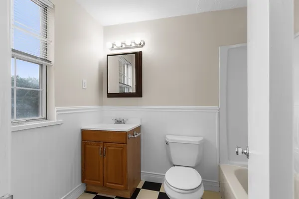$1,900 | 180 Main Street, Unit D80, Bridgewater, MA 02324