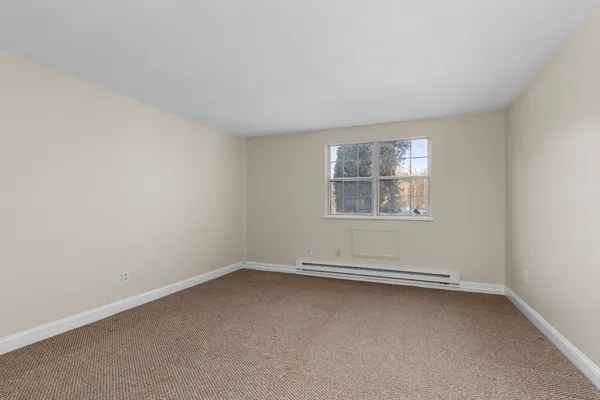 $1,900 | 180 Main Street, Unit D80, Bridgewater, MA 02324