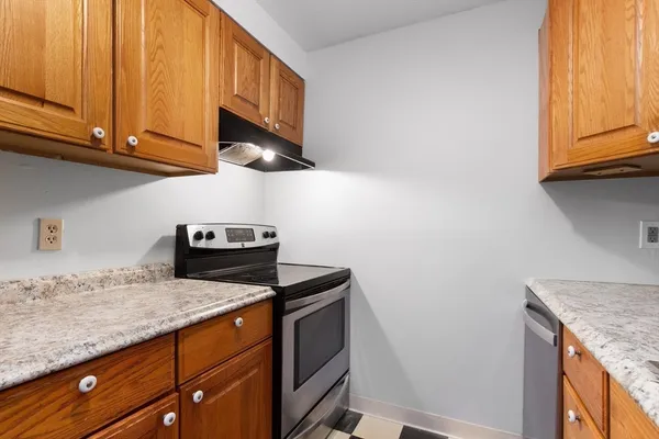 $1,900 | 180 Main Street, Unit D80, Bridgewater, MA 02324
