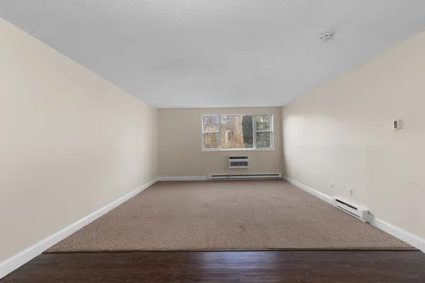 $1,900 | 180 Main Street, Unit D80, Bridgewater, MA 02324