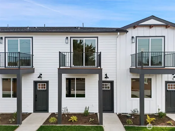 $399,950 | 669 West Hendrickson Road, Unit 7, Sequim, WA 98382