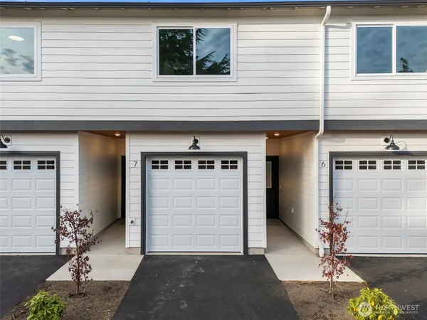 $399,950 | 669 West Hendrickson Road, Unit 7, Sequim, WA 98382