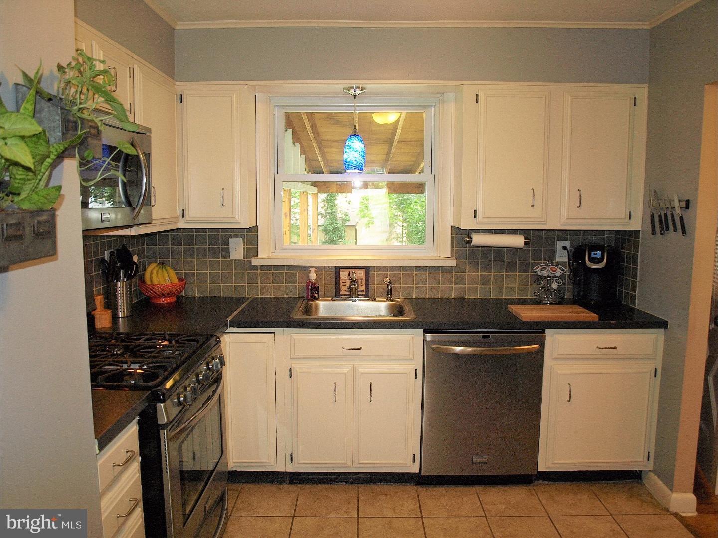 25 Russell Road Willow Grove, PA 19090 - Photo 8 of 21 Gallery Image 8