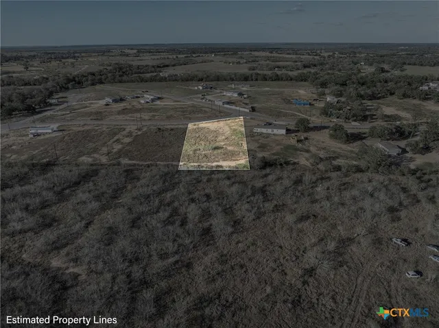a view of a dry yard