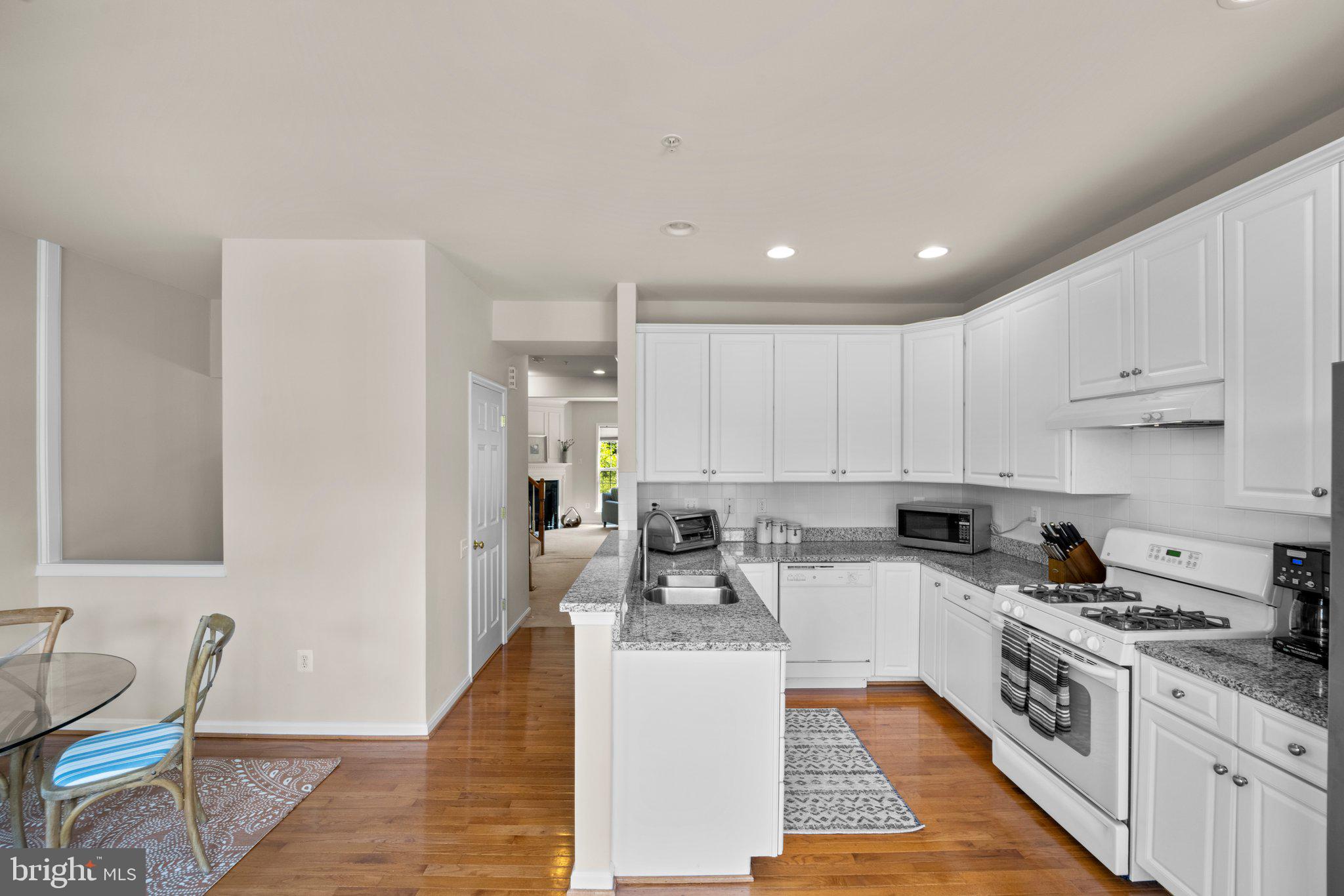 2524 Blueridge Avenue Silver Spring, MD 20902 - Photo 11 of 50